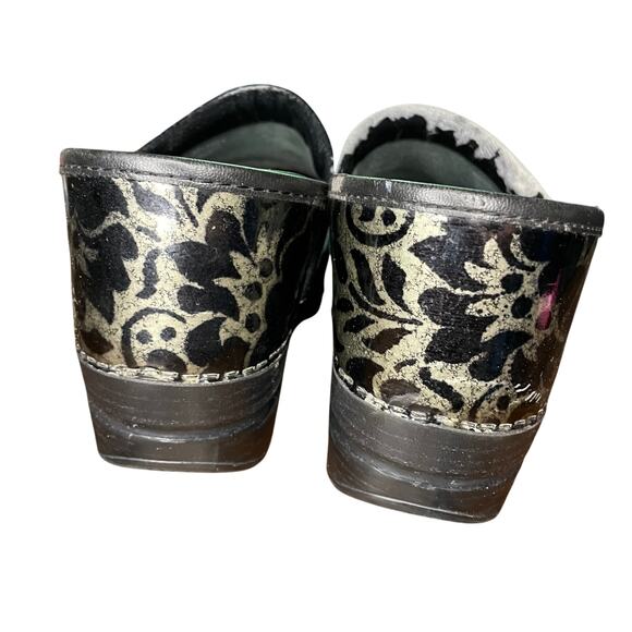 Dansko sz 40 Black & Silver floral Slip on Clogs Leather Pantent Comfort Shoes - Picture 6 of 6